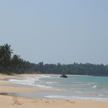 Villa Tropical Oasis บาลาปิตียา ภายนอก รูปภาพ